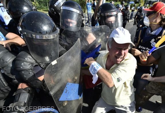 Újraindul a bűnvádi eljárás az augusztus 10-i tüntetés ügyében
